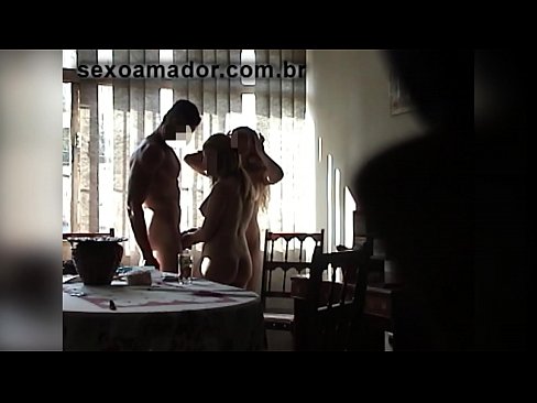 ❤️ Seks arkadaşlar dev bir adam ve onunla bir üçlü davet ❤️❌ Güzel porno bizde ❌️❤